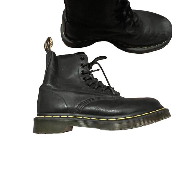 Dr. Martens Women's 1460 Pascal 8 Eye Lace Up Leather Boots Black SZ 6 - Picture 2 of 9